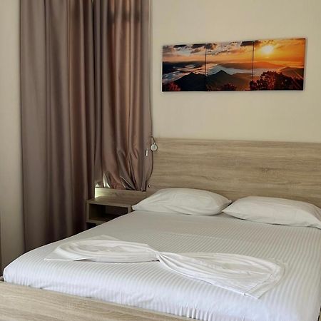 Hotel Jon Dhermi Ngoại thất bức ảnh