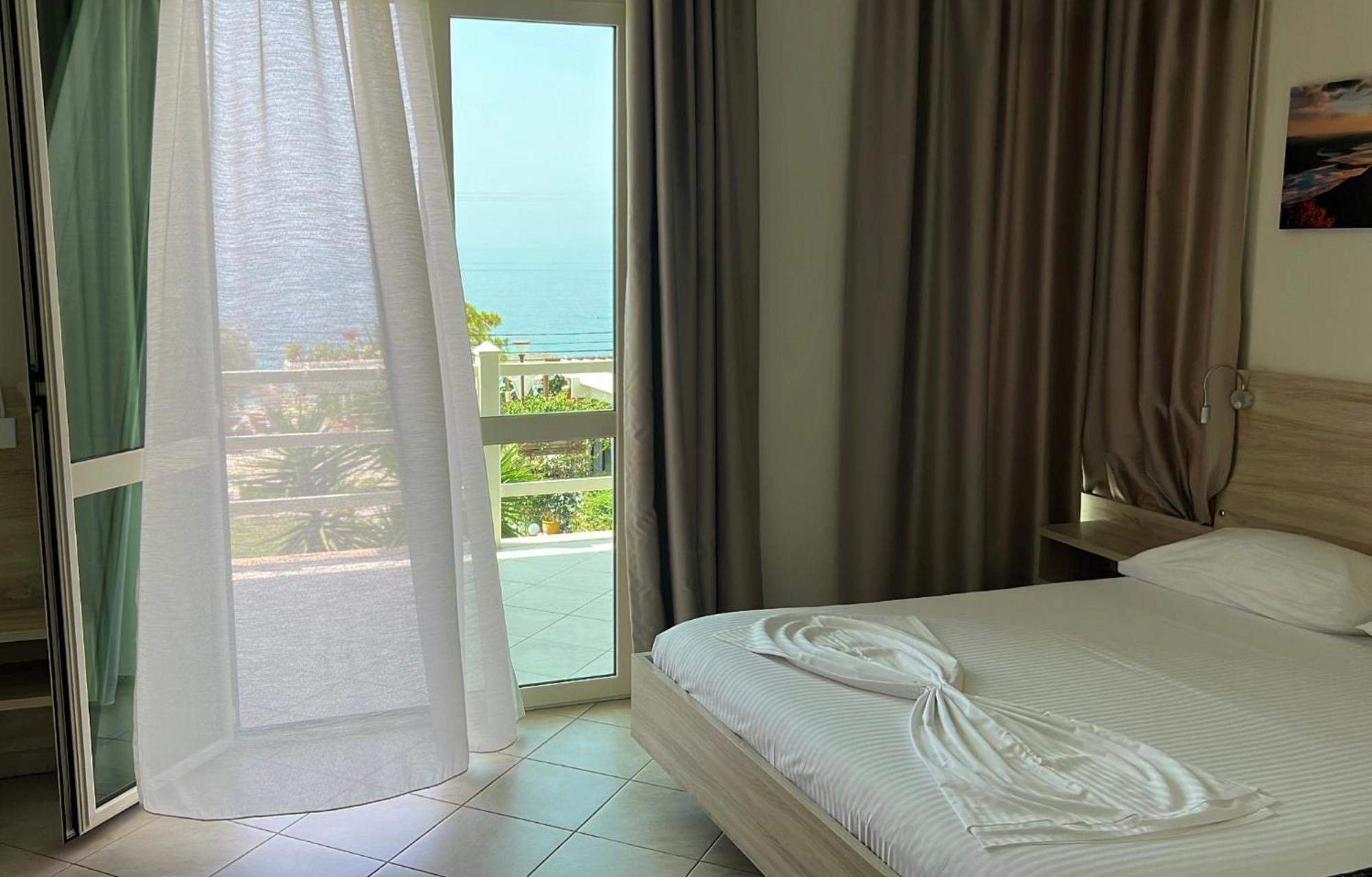 Hotel Jon Dhermi Ngoại thất bức ảnh