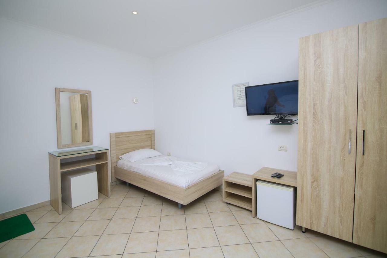 Hotel Jon Dhermi Ngoại thất bức ảnh