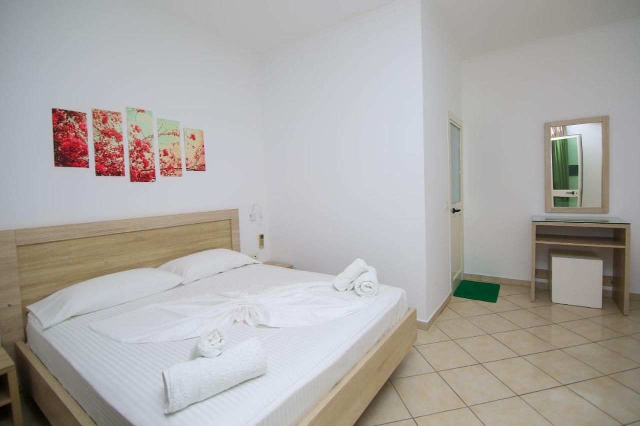 Hotel Jon Dhermi Ngoại thất bức ảnh